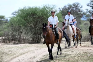 Mickie Krause, Anna-Maria Zimmermann & NDW-Markus: Emotionaler Schulbesuch in Namibia! | Mickie Krause,Anna-Maria Zimmermann,Markus Mörl