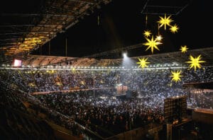 Vincent Gross moderiert "Weihnachten im Stadion 2024": Alle Gäste, Sendetermin & mehr | Vincent Gross