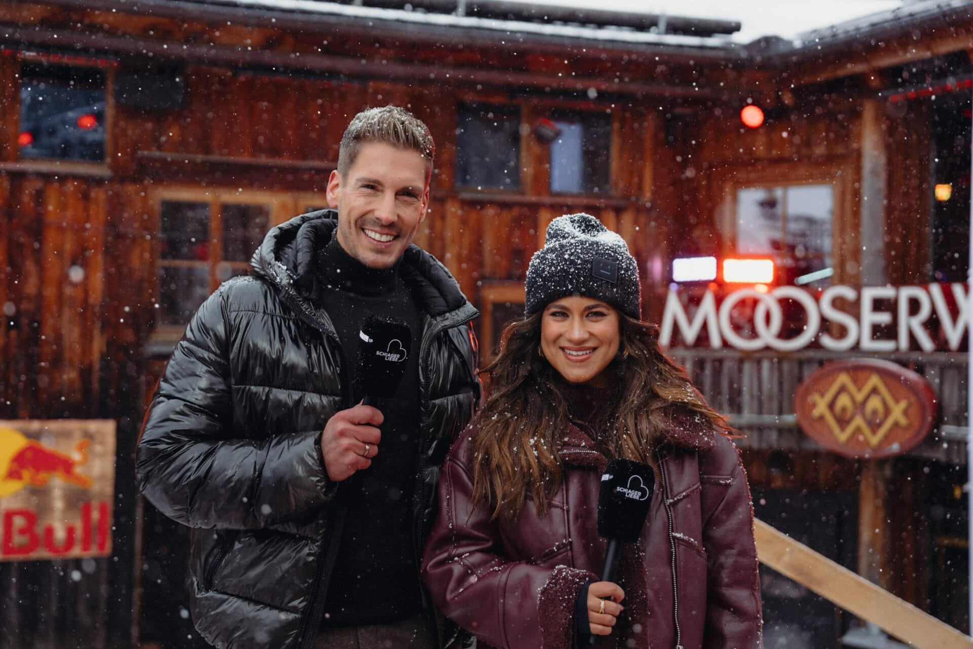 Schlagerliebe Open Air - moderiert von Steffi Brungs und Norman Langen

+++ Die Verwendung des sendungsbezogenen Materials ist nur mit dem Hinweis und Verlinkung auf RTL+ gestattet. +++