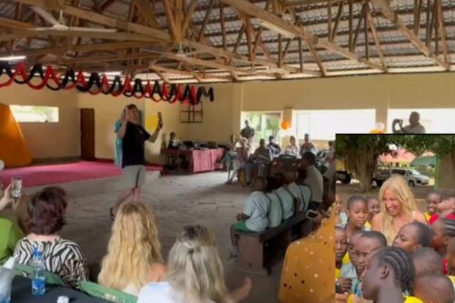 Mickie Krause & Loona bringen bei Schulbesuch in Kenia die Kinderaugen zum Strahlen! DAS sagen sie dazu!