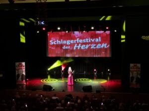 Mit Anita Hofmann, Tim Peters & Co.: "Schlagerfestival der Herzen" auch 2023 ein voller Erfolg | Schlagerfestival