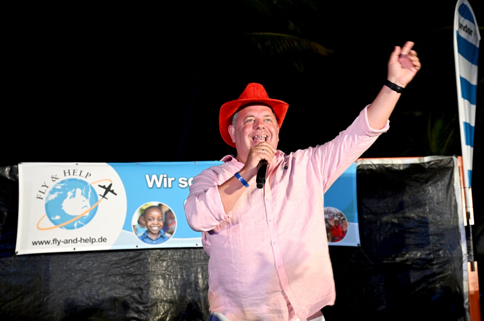 "Nacht des deutschen Schlagers" 2024: Die schönsten Fotos des Benezifkonzertes mit Stefan Mross, Johnny Logan & Co.